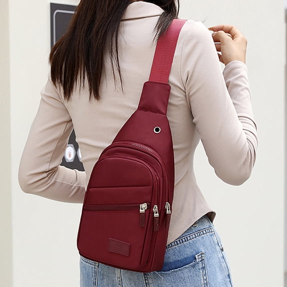 Fashionable Travel Chest Bag for Men Women, Large Capacity Waterproof Sling Pack, USB Charging Interface, 30x17x9cm for Daily Commute