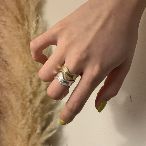 Wave Chunky Ring Band