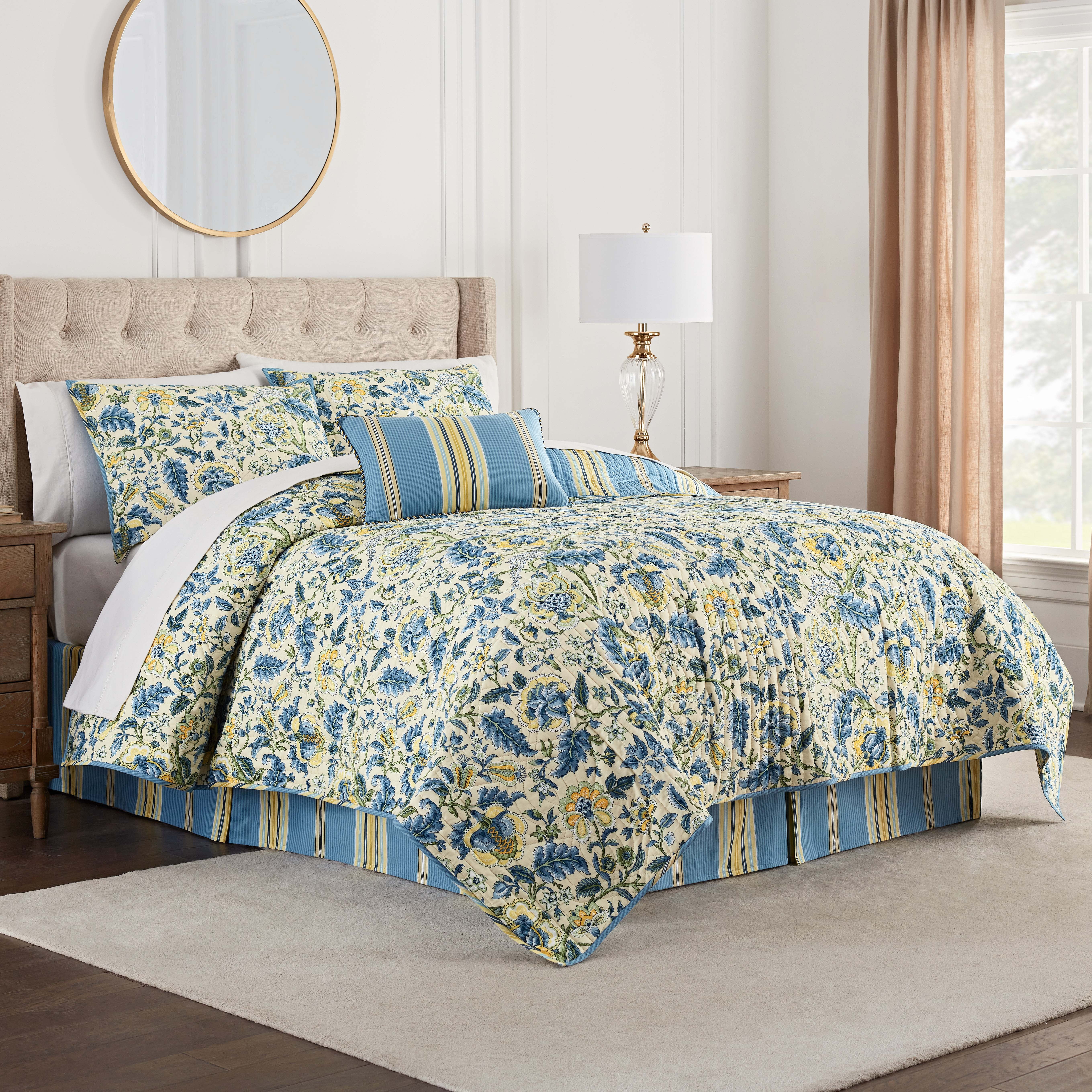 Twin Blue Cotton Reversible Floral Quilt Set