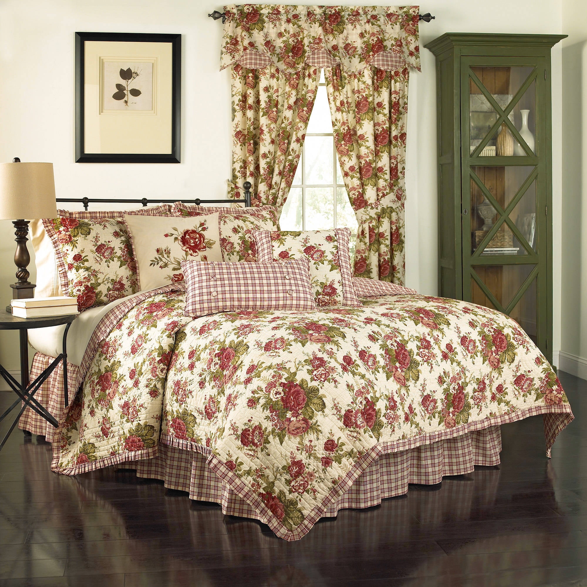 Full Red Cotton Reversible Floral Quilt Set