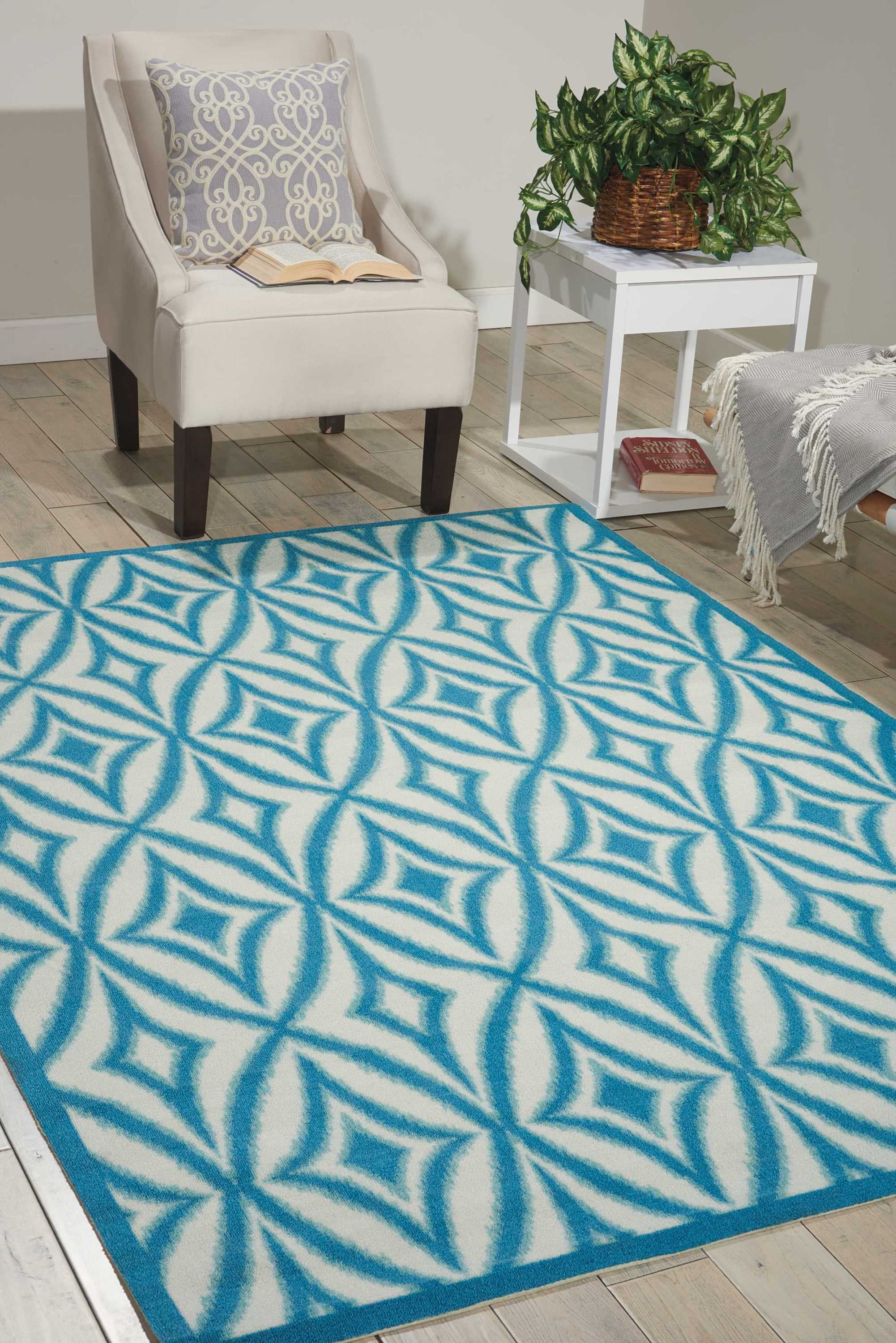 Azure Diamond Pattern Rectangular Synthetic Indoor/Outdoor Rug