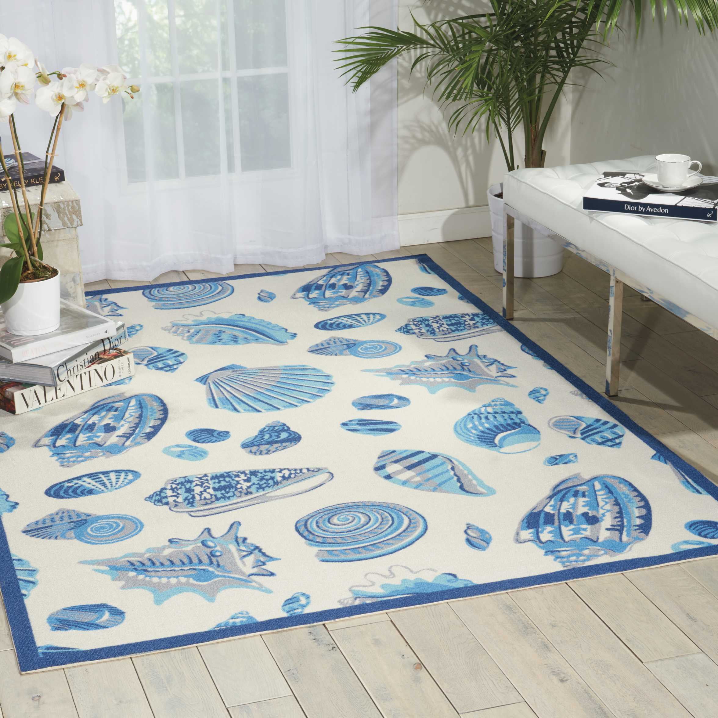 Ivory and Blue Abstract Seashell 5'3" x 7'5" Outdoor Rug