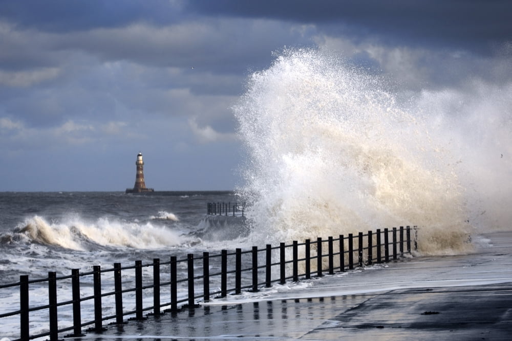 Waves Crashing Sunderland Tyne And Wear England Canvas Art - John Short Design Pics (17 x 11)
