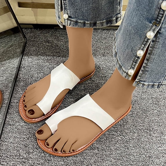 Wavsuf Flat Sandals for Women Casual Summer White Sandals Shoes Size 9.5