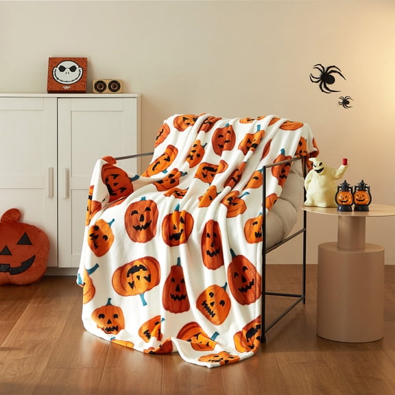 Way To Celebrate Halloween Jack-O'-Lantern Plush Oversized Couch Throw Blanket, Cream and Orange, 50 x 72 in