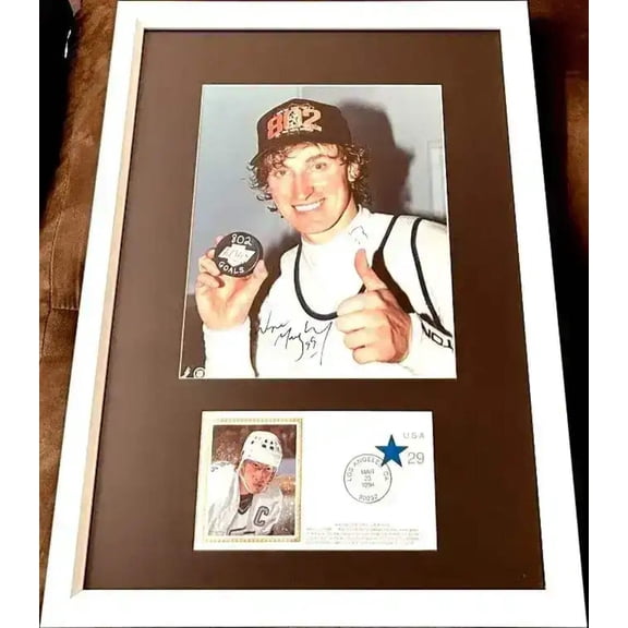 Wayne Gretzky autographed Goal 802 Los Angeles Kings 8x10 photo framed with cachet JSA