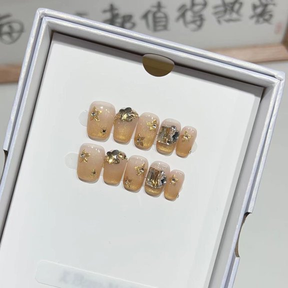 Wearable nails short autumn and winter gold wheat field hand-painted magic mirror fake nail pieces removable handmade nail art wholesale