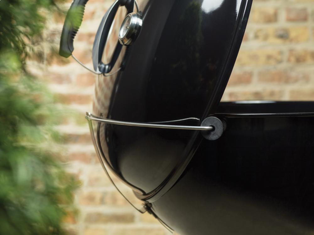 Weber Master-Touch 22" Charcoal Grill - image 1 of 3