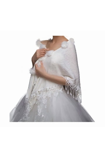 Winter Wedding Coats for Brides and Women with Stylish Warmth Winter Wedding Coats for Brides and Women with Stylish Warmth