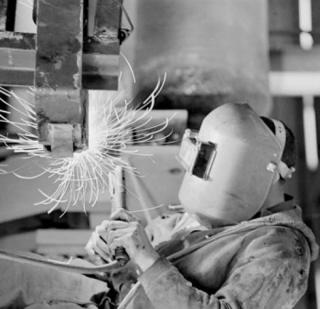 Welder at work Canvas Art - (18 x 24)