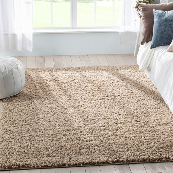 Well Woven Area Rug, 5.25' x 7.25', Soft And Fluffy Shag Pile, Easy To Clean, Rug That Any Home Can Afford And They Look Good Everywhere