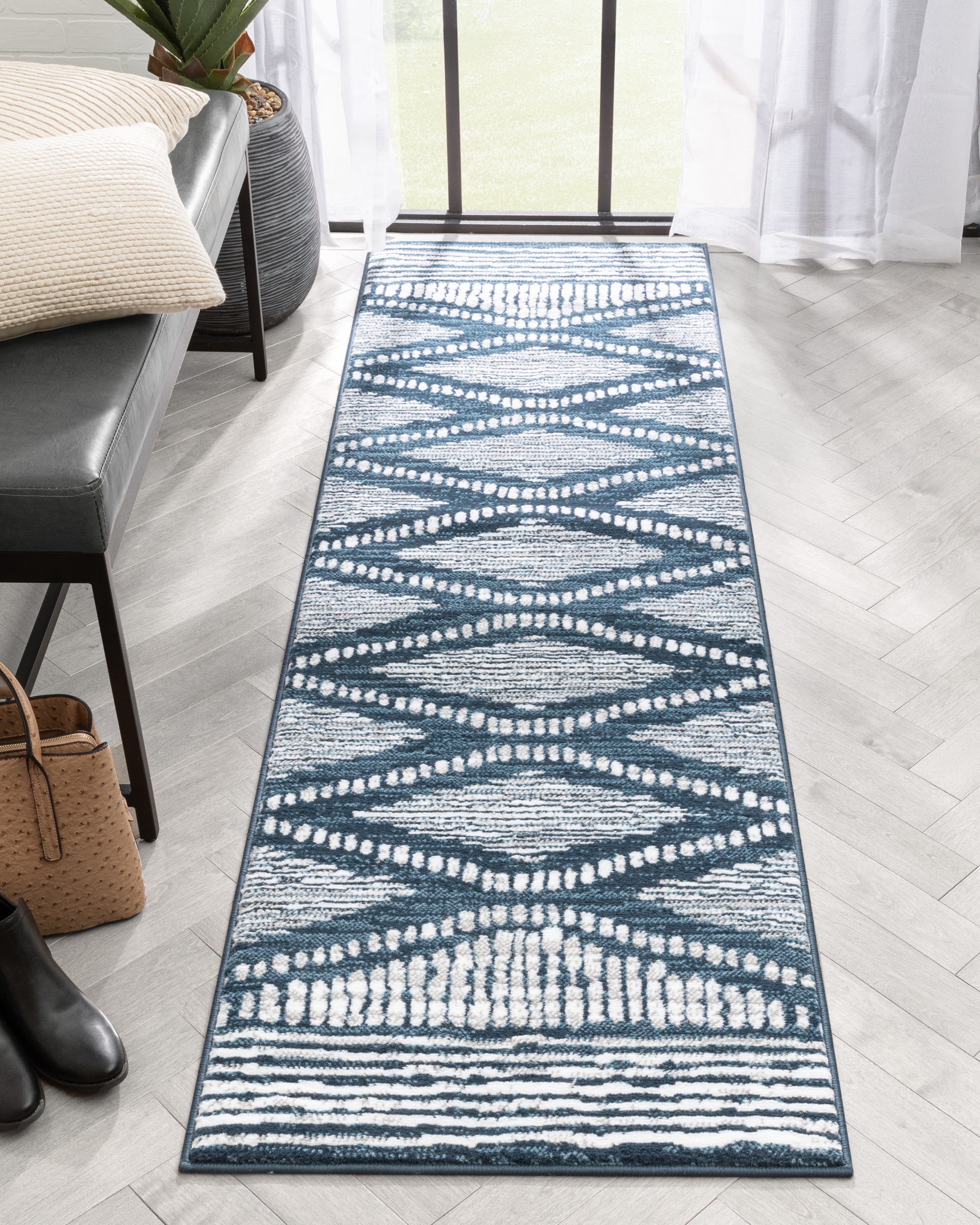 Axasta Blue and White Synthetic Medallion Runner Rug