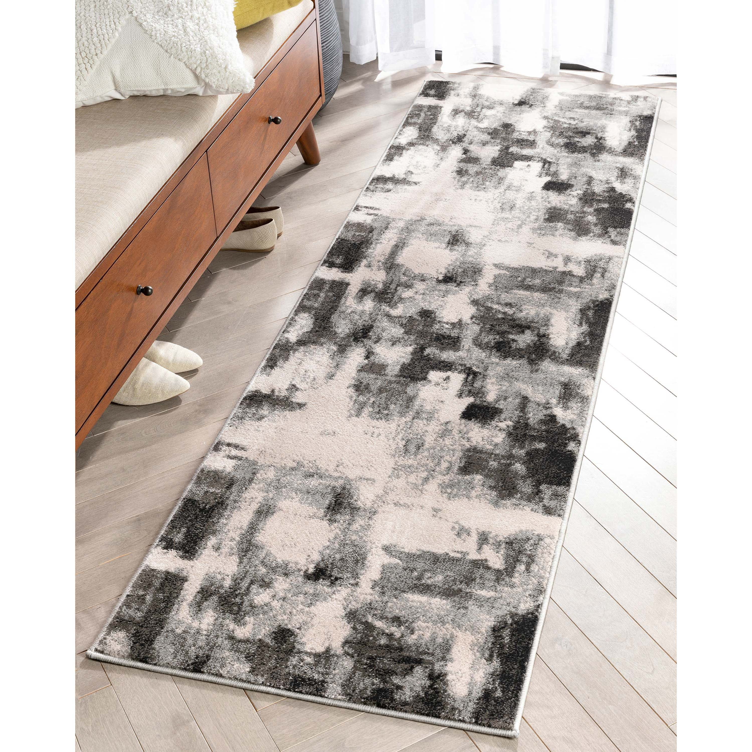 Kalia Grey Black Geometric Synthetic Runner Rug 2'3" x 7'3"
