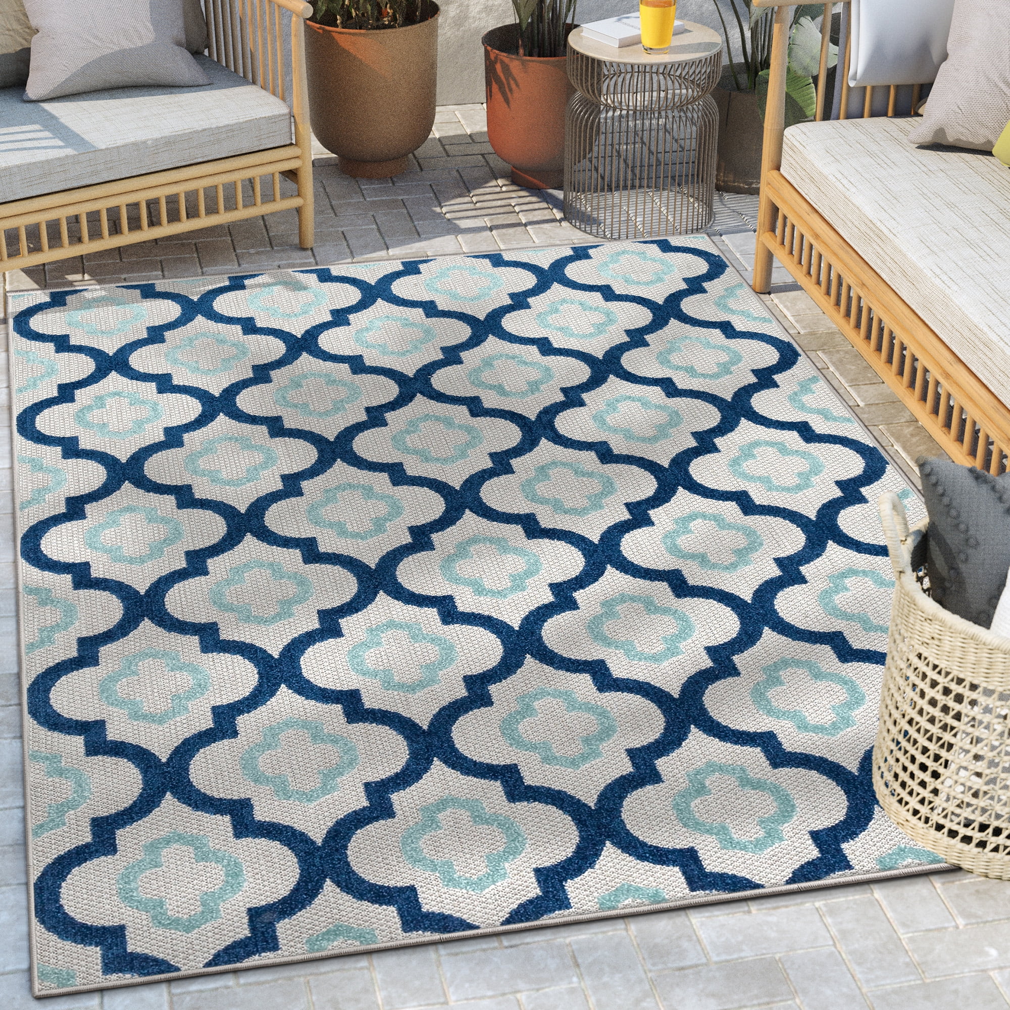 Reversible Geometric Blue Synthetic 3'11" x 5'3" Indoor/Outdoor Rug