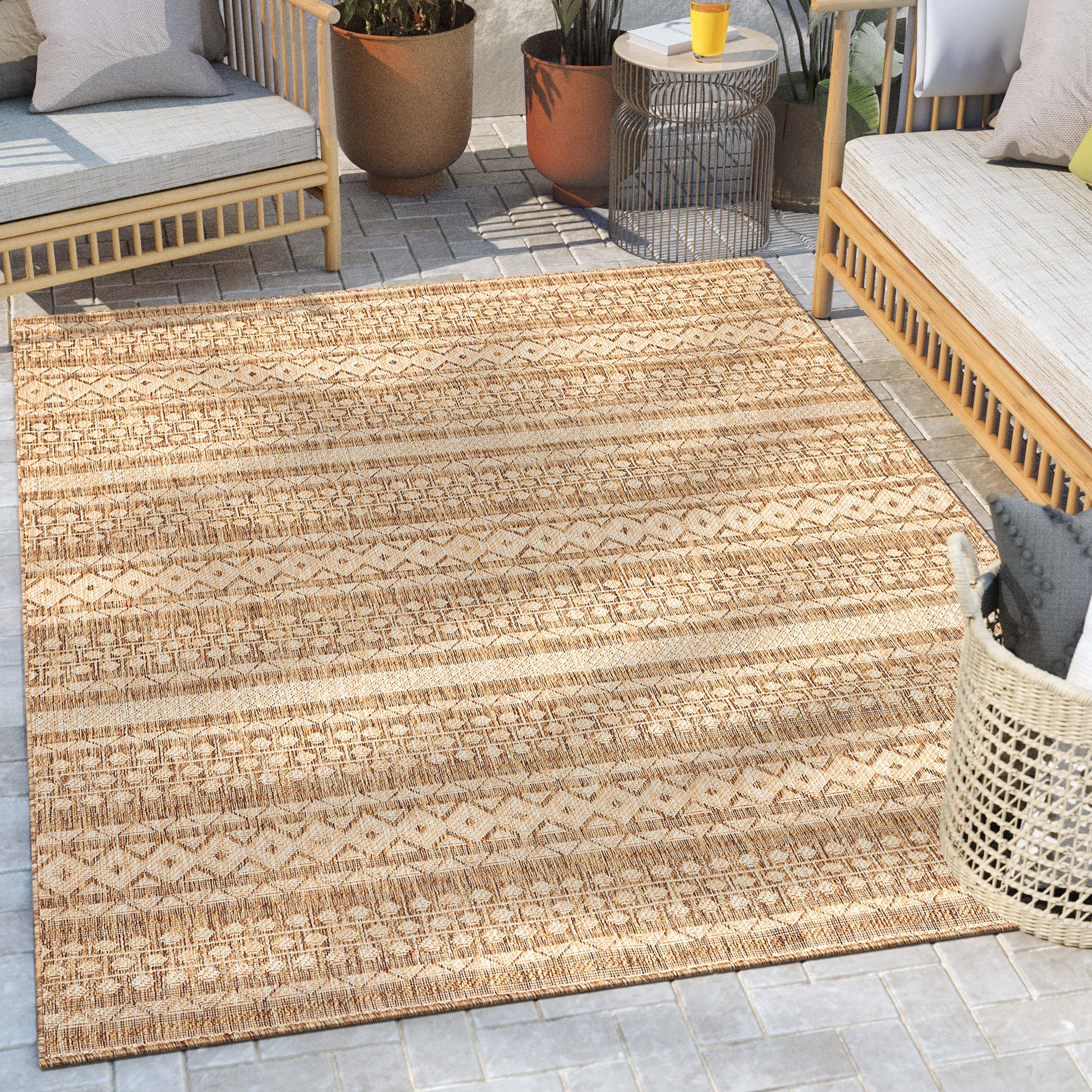 Well Woven Indoor/Outdoor Area Rug 7'10