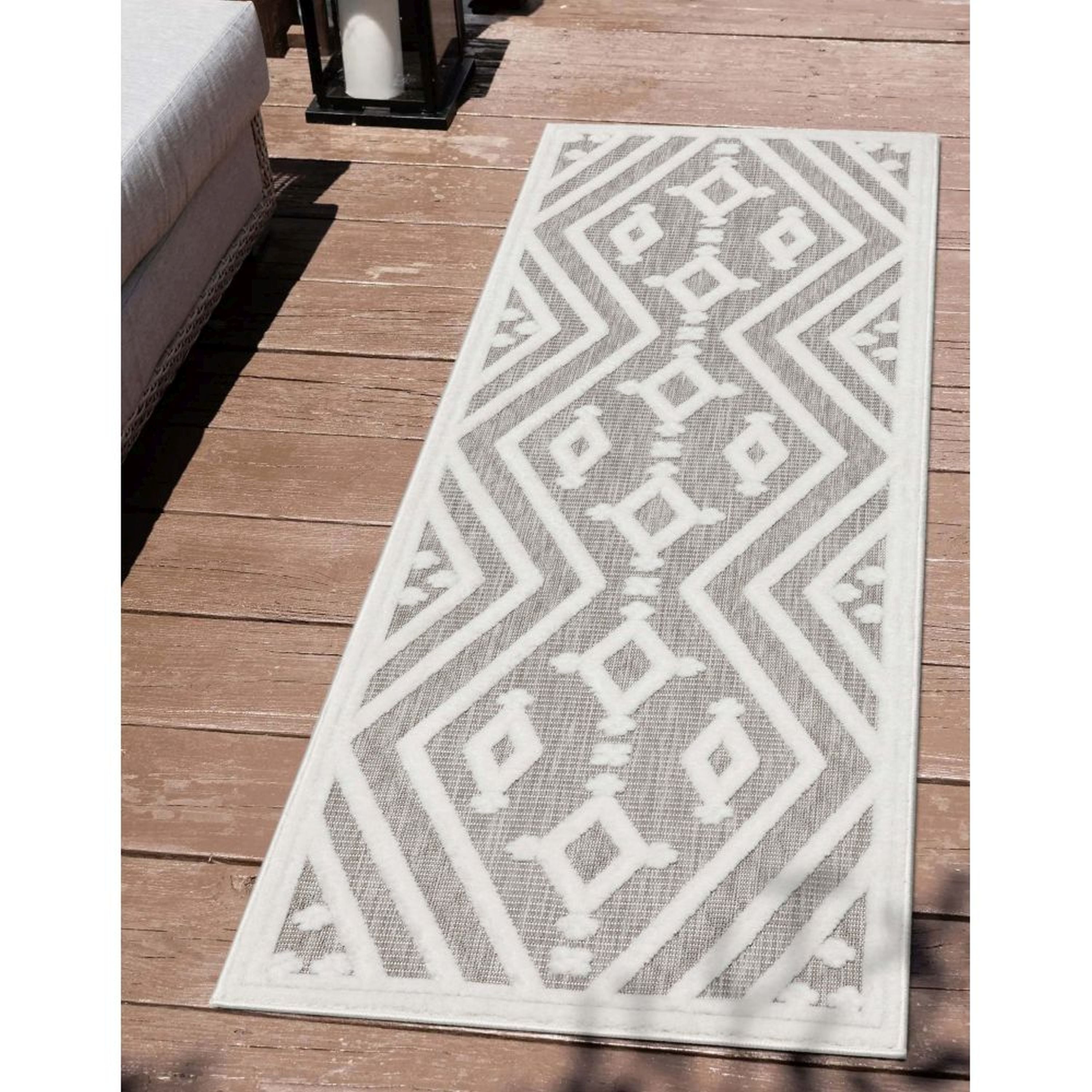 Well Woven Indoor/Outdoor Runner Rug 2'3" x 7'3" Mali Grey Moroccan ...