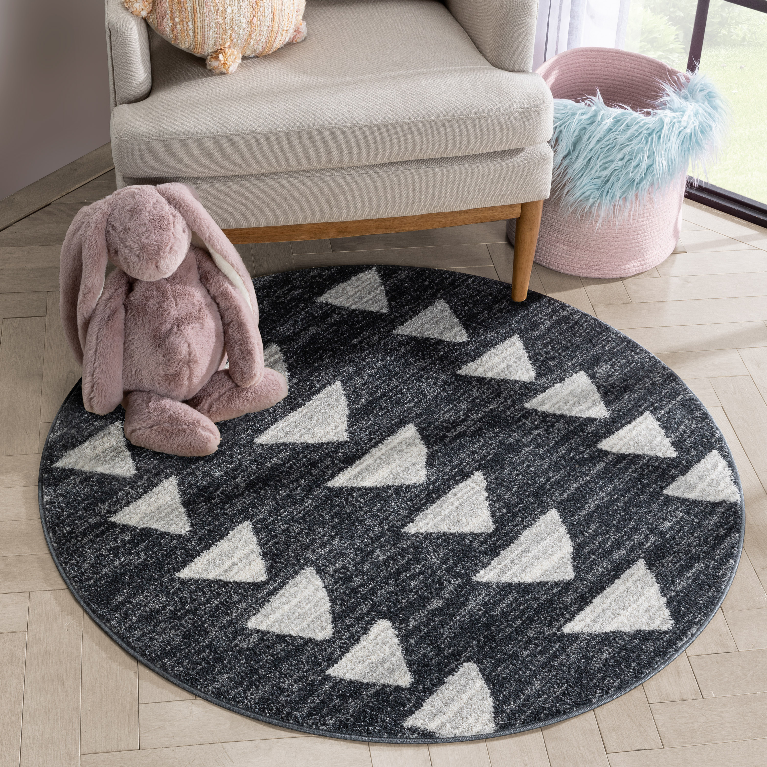 Well Woven Kennedy Triangles Rug - Stain-Resistant Round Rug - Walmart.com