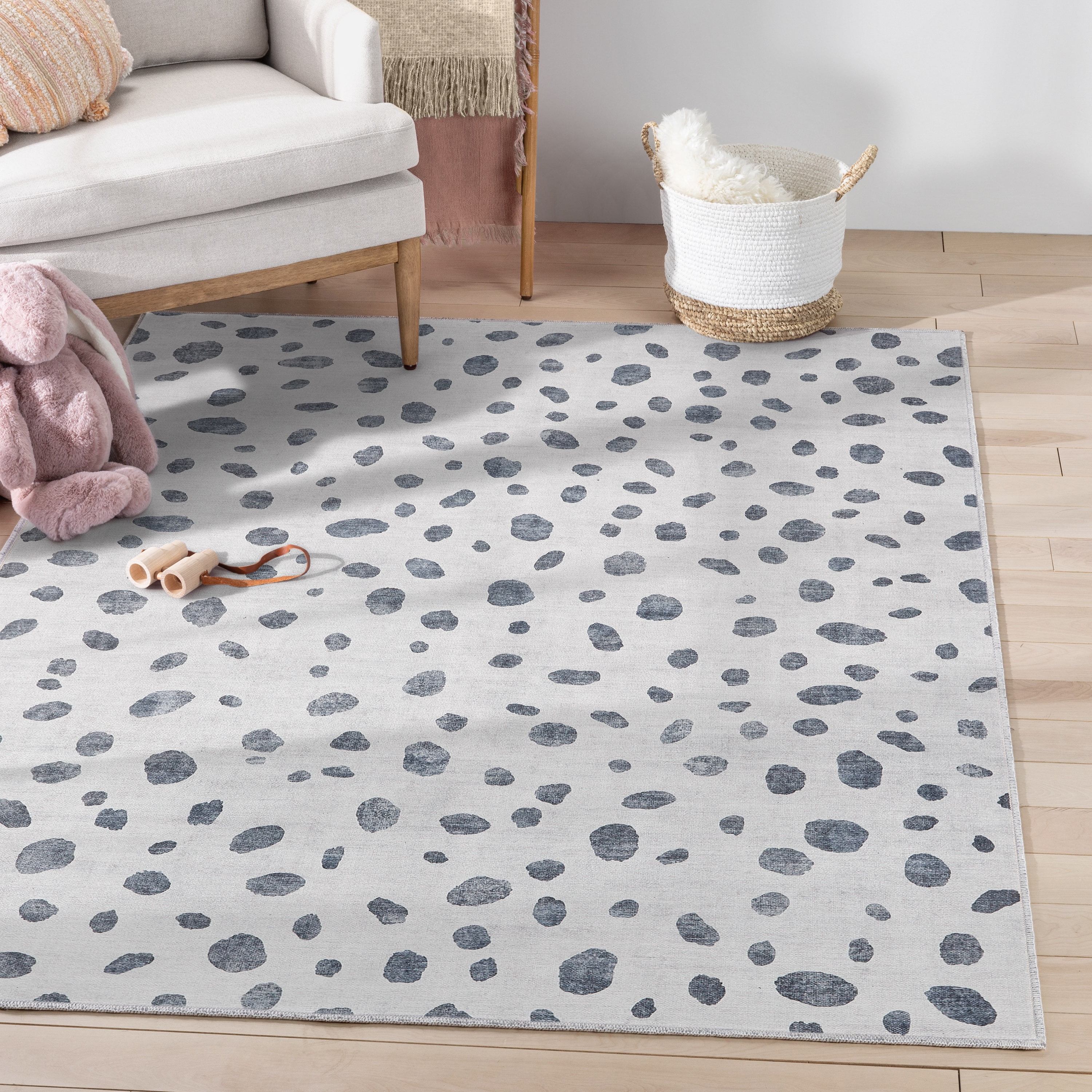 Ivory and Black Synthetic Chenille Kids' Rectangular Rug