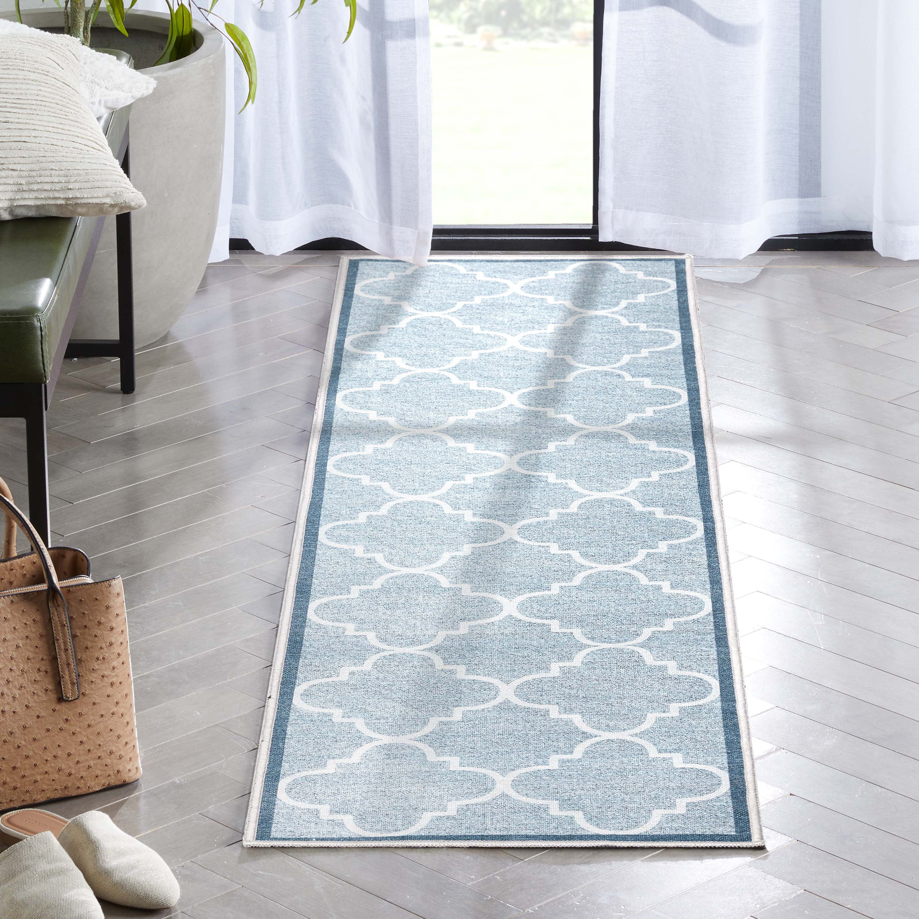 Gray and White Synthetic Trellis 2' x 7' Runner Rug