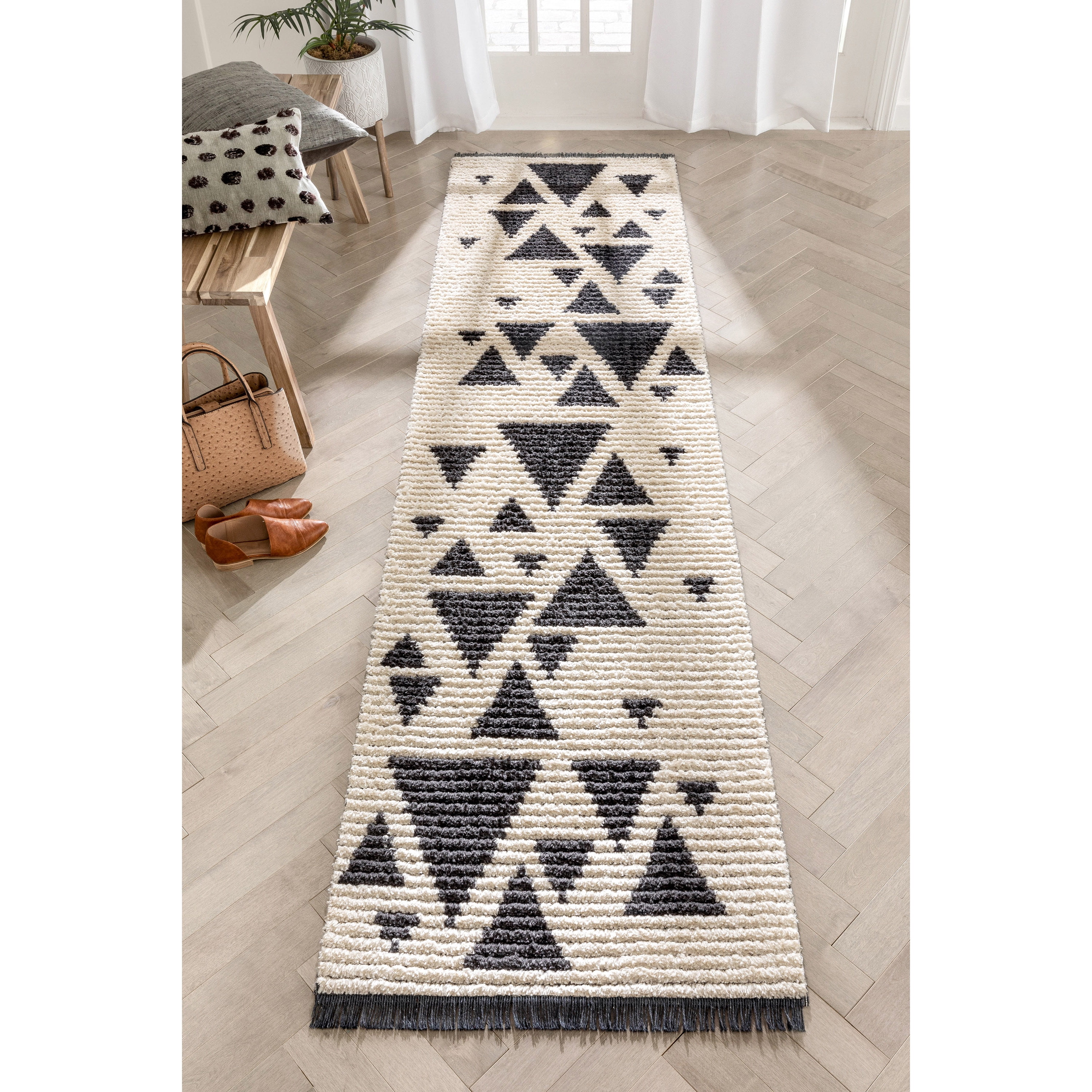 2’ x 3’ Ivory and Magenta Tribal Pattern Scatter Rug