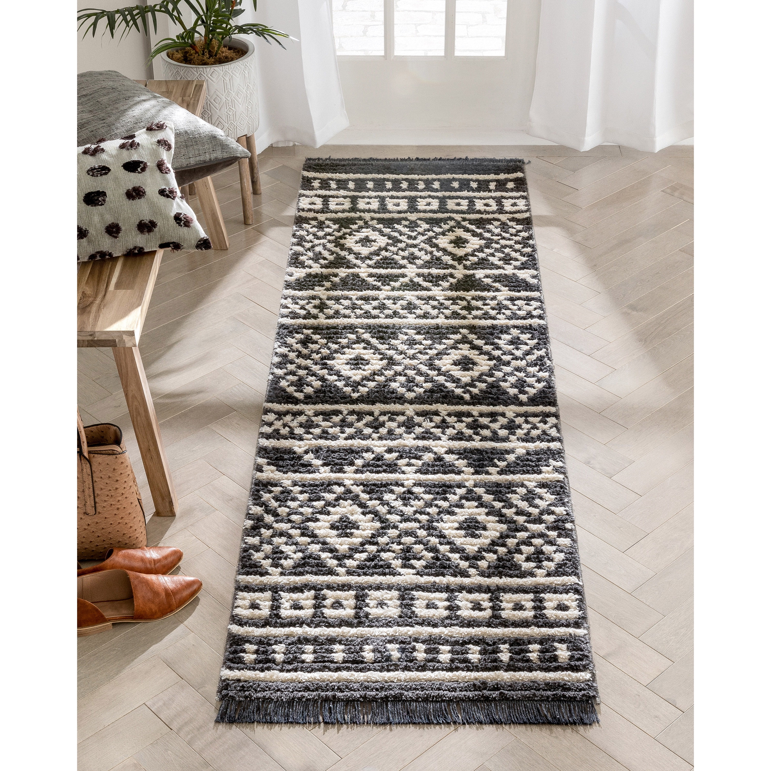 Maya Tribal Moroccan Black/White Plush Area Rug