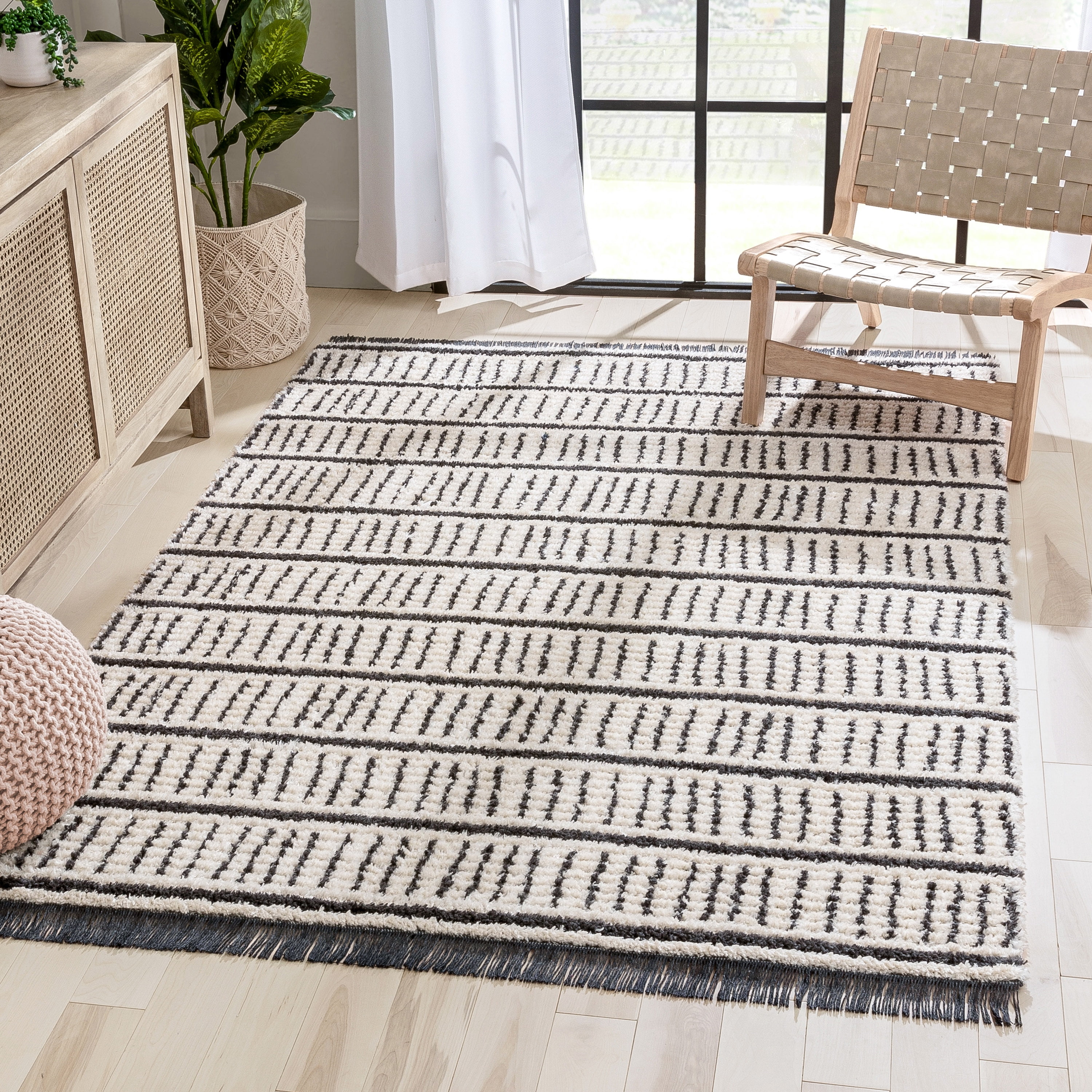 Handmade Red Geometric Synthetic 5' x 7' Area Rug