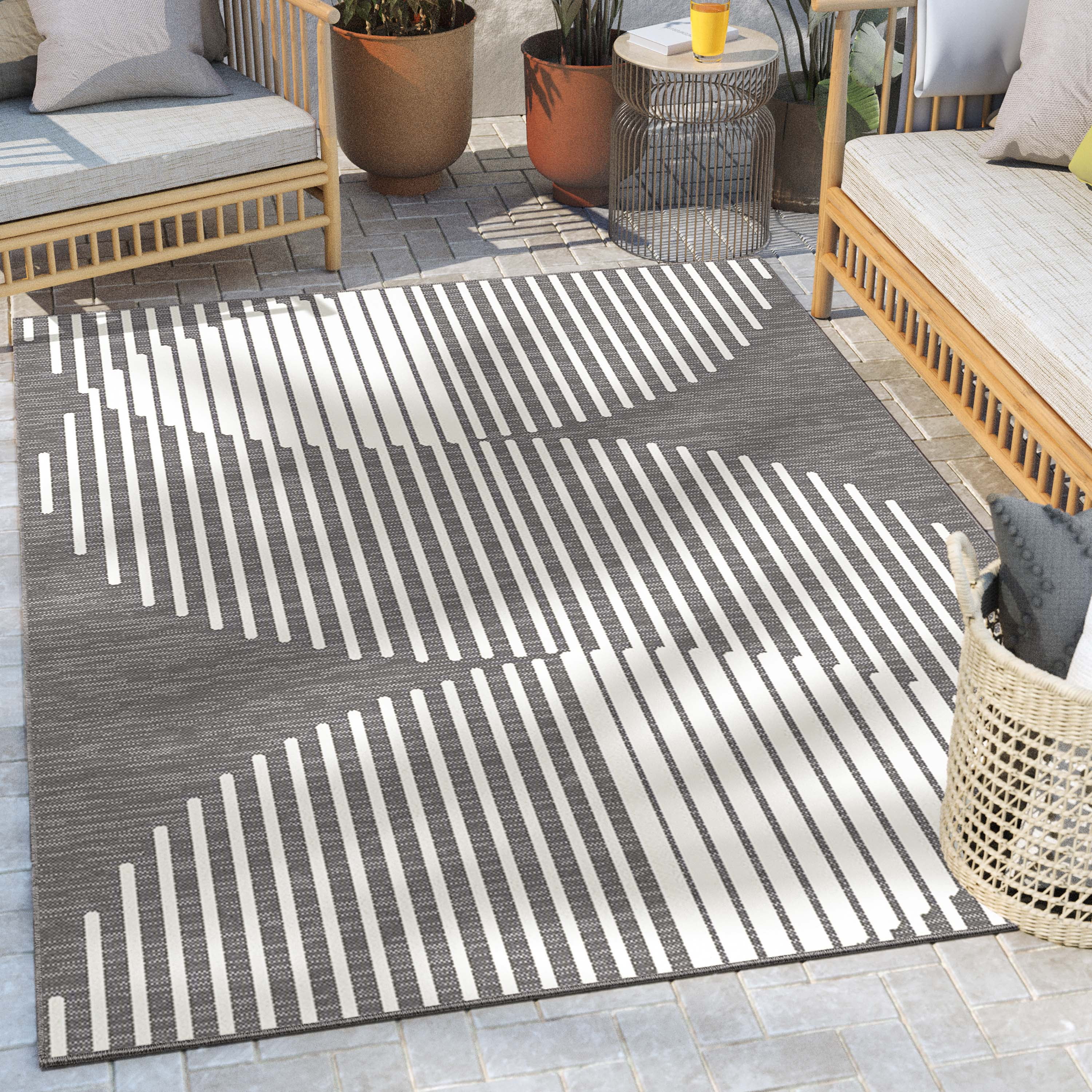 Well Woven Medusa Alder Modern Geometric Ivory Grey 7'10" x 9'10" Indoor Outdoor Area Rug