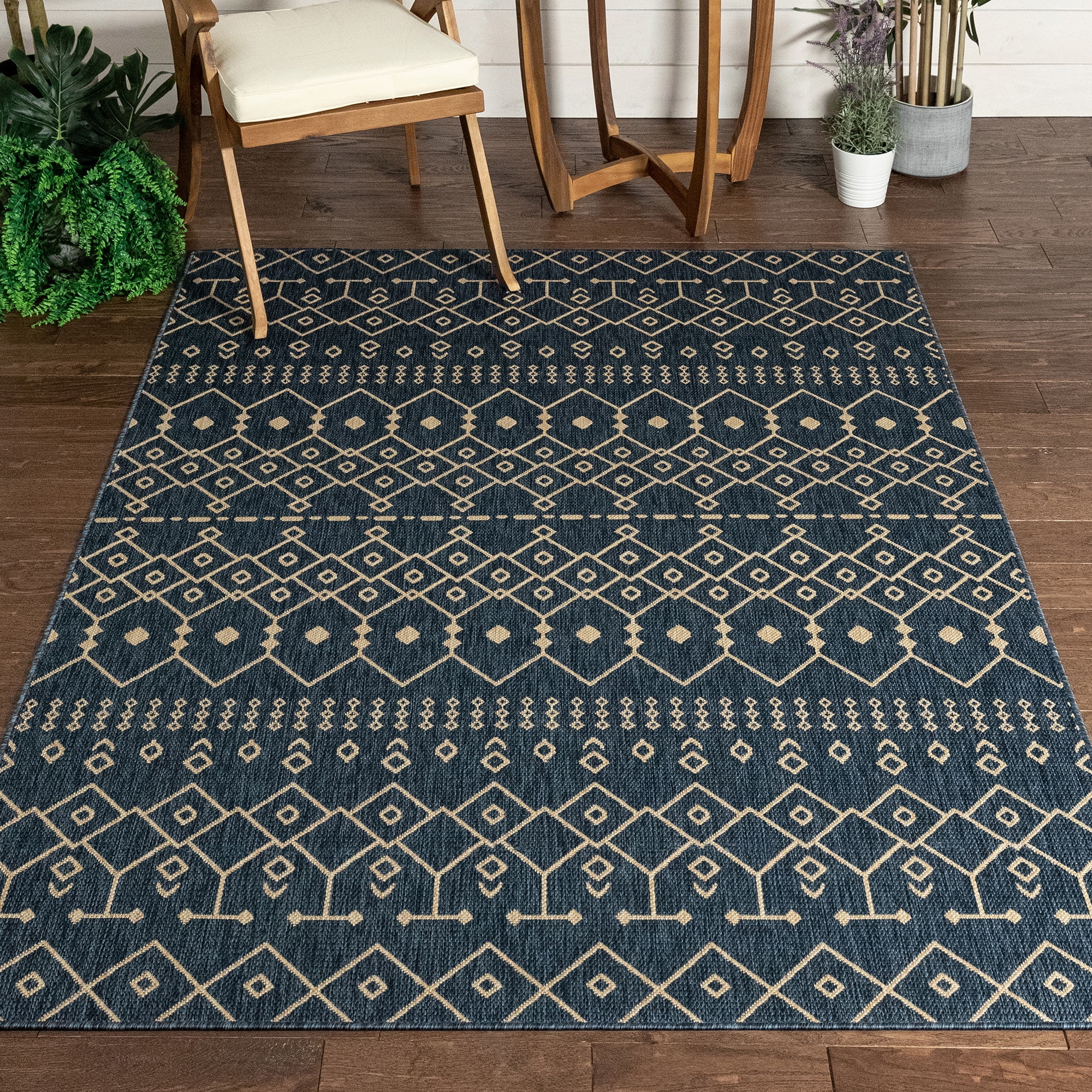 Blue and Beige Synthetic Flat-Weave Indoor/Outdoor Rug 6' x 9'