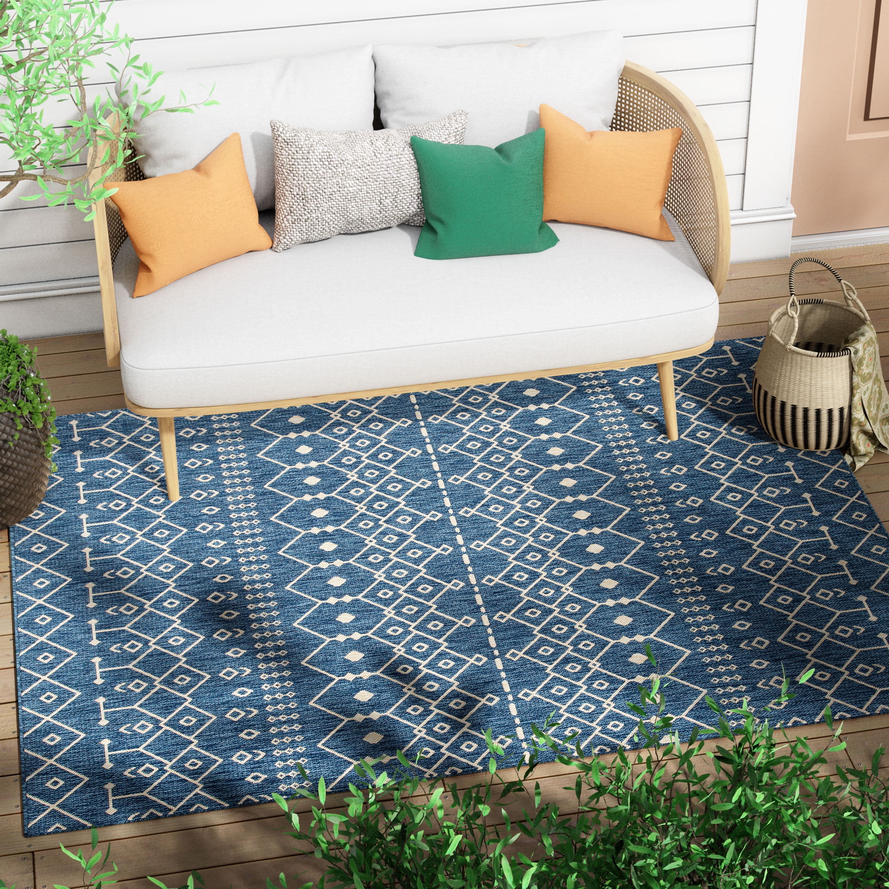 Nordic Lattice Blue 5' x 7' Synthetic Indoor/Outdoor Area Rug