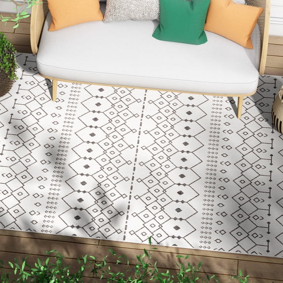 Well Woven Medusa Nord Nordic Lattice Pattern Outdoor Ivory 6'7" x 9'3" Area Rug