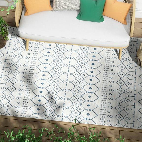 Well Woven Medusa Nord Nordic Lattice Pattern Outdoor Light Blue 2'3" x 3'11" Area Rug