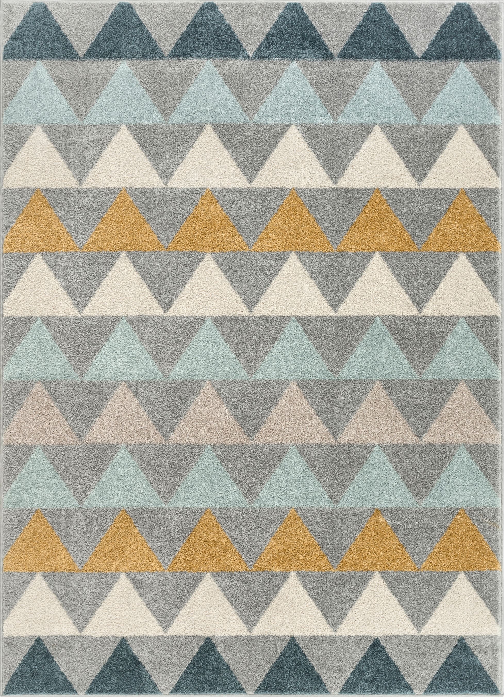 Nova Gray Geometric 5' x 7' Synthetic Area Rug