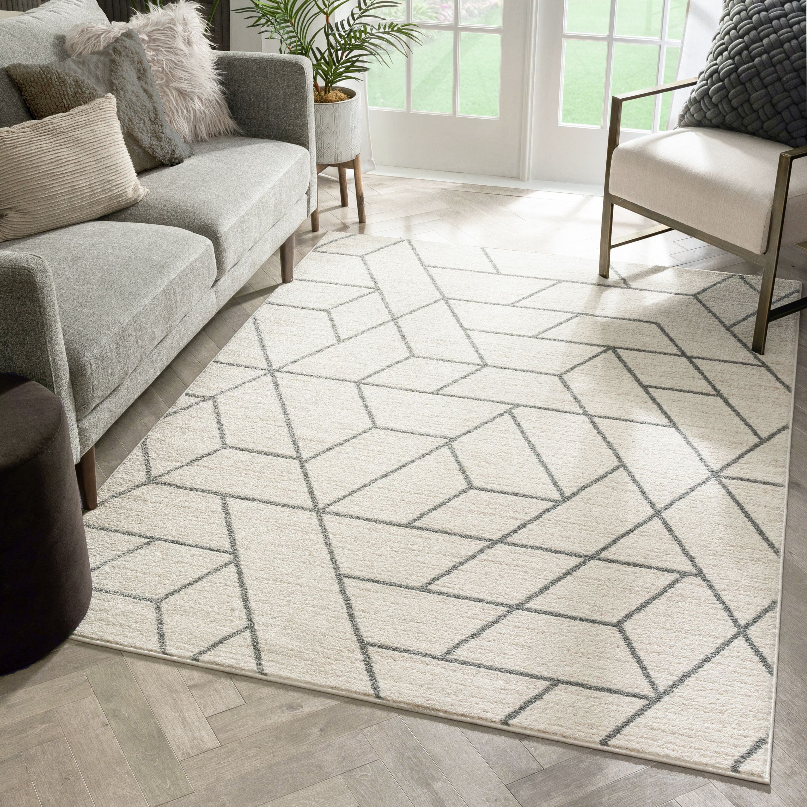 Ivory Geometric Synthetic Reversible Area Rug 3'11" x 5'3"