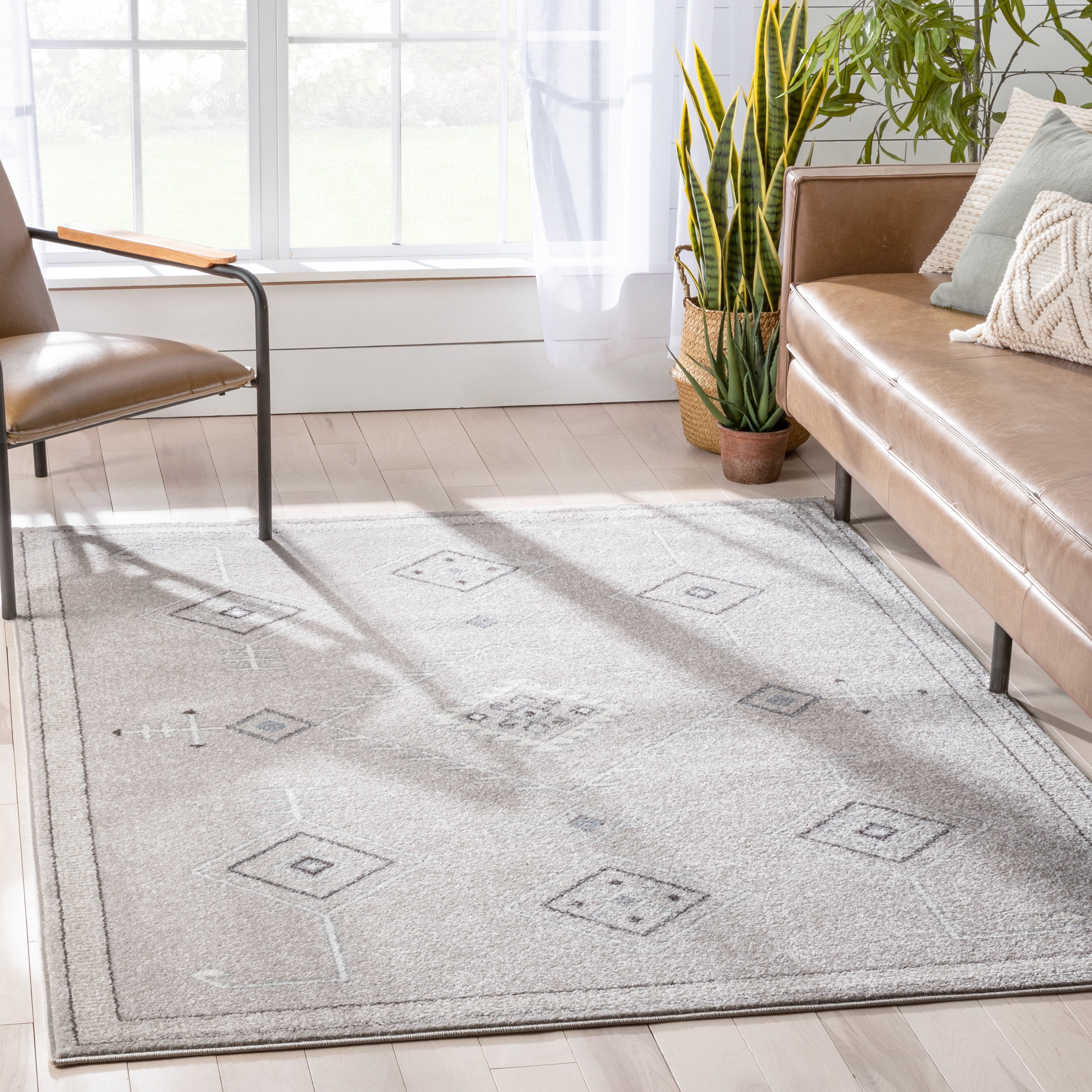 Beige Geometric Synthetic 5' x 7' Area Rug