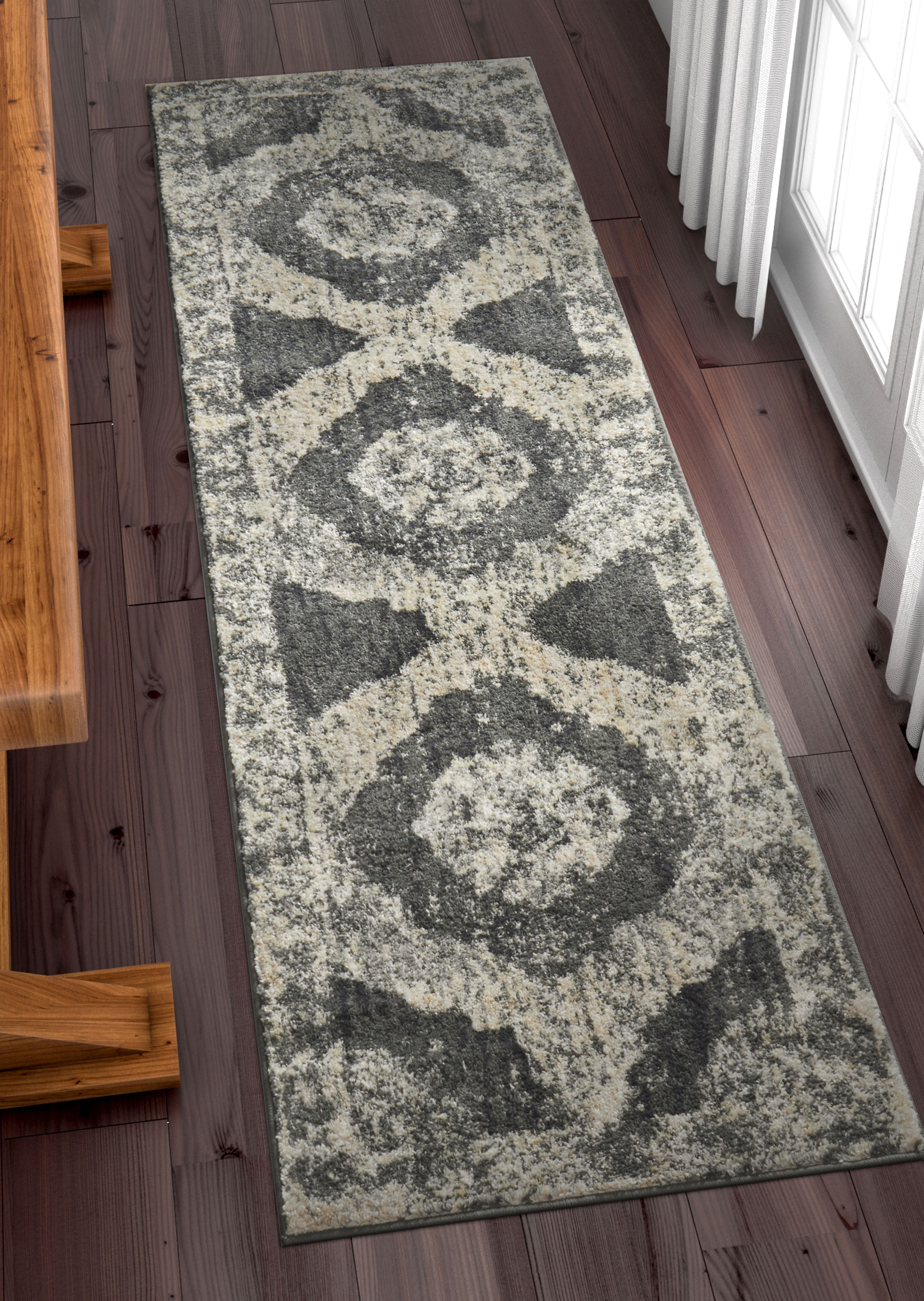 Well Woven 22172 Sydney Vintage Berkshire Grey Modern Distressed Medallion Runner Rug - 2 ft. 3 in. x 7 ft. 3 in.