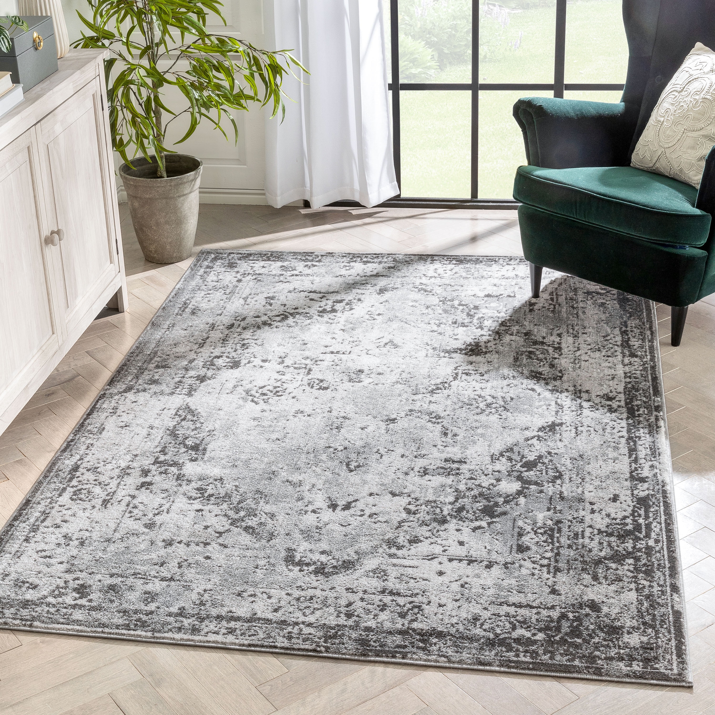 Gray Rectangular Oriental Synthetic 5' x 7' Area Rug