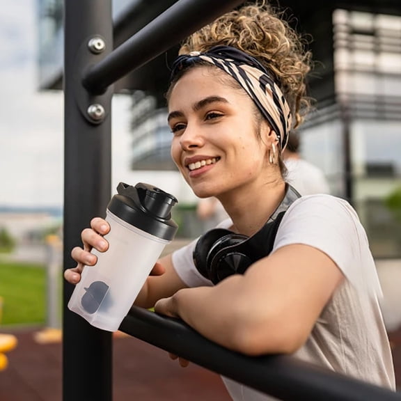 Weloille 500ml Shaker Bottle - Protein Shaker Cup with Mixing Ball Scale Mixing Cup - Leak-proof Workout Shake Bottles for Smooth Mixing