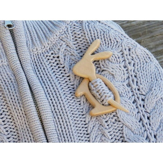 Weloille Wooden Brooch Pin With Cute Image Design Brooch, Sweater Clip, Vintage Shawl Pin Natural Wooden Brooch Pin