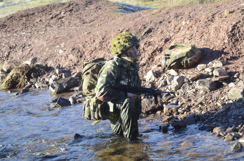 Welsh Guards platoon training at Sennybridge Training Area Wales Canvas Art - Andrew ChittockStocktrek Images (17 x 12)