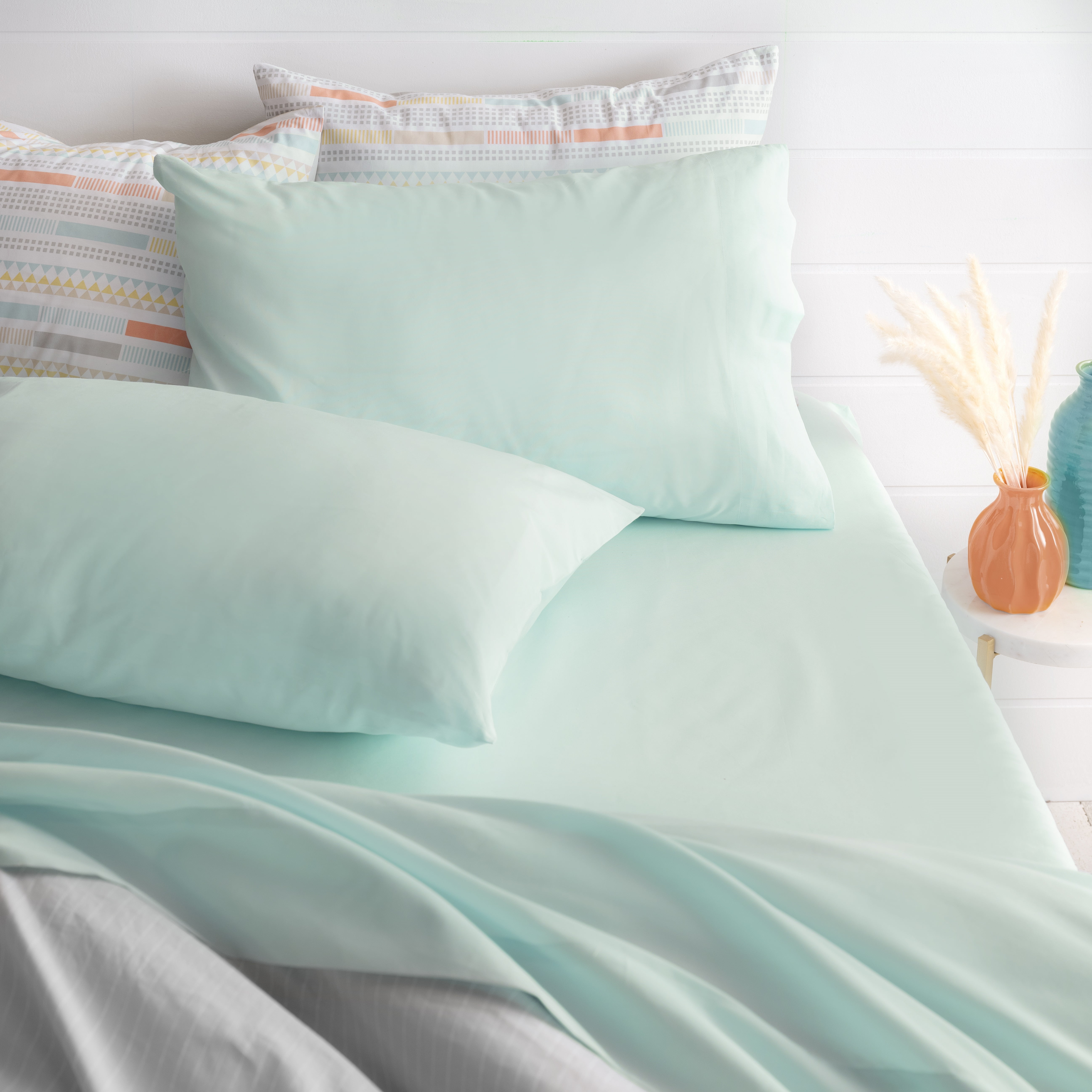 Welspun Basics 200TC Cotton Percale Solid Sheet Sets