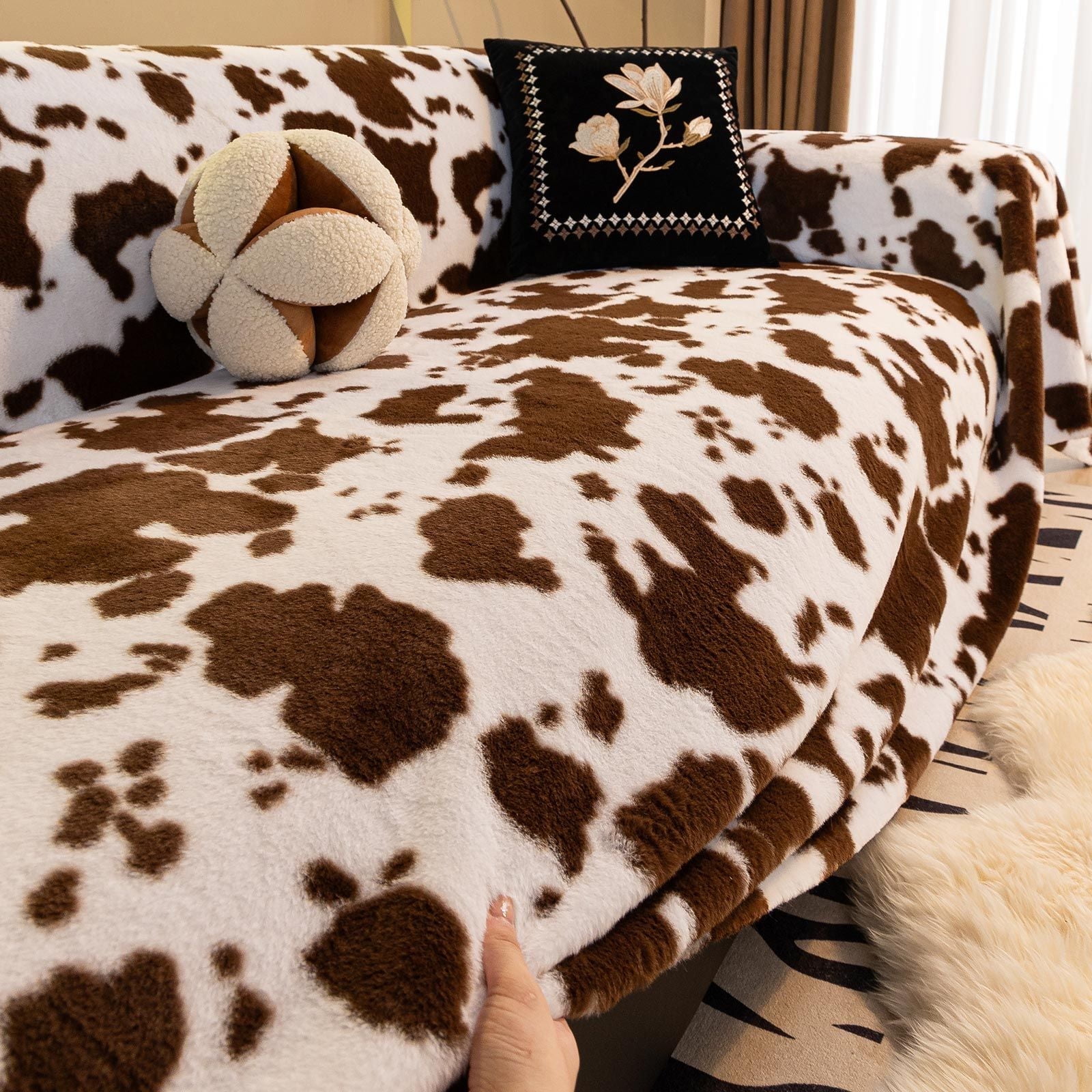 West Ivory 3-Seater Ultra-Thick Winter Soft Plush Couch Cover – Washable Furniture Protector for Dogs, Pets, Anti-Slip, Anti-Dust Sofa Cushion Cover, Cocoa and White, 110.24 x 66.93 Inches