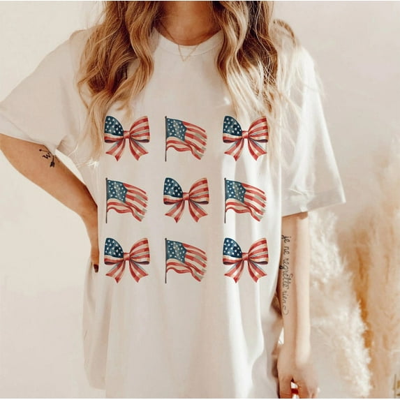Western Coquette 4th of July T-Shirt – Cowgirl America Tee with Girly Bow and Retro Flag Style