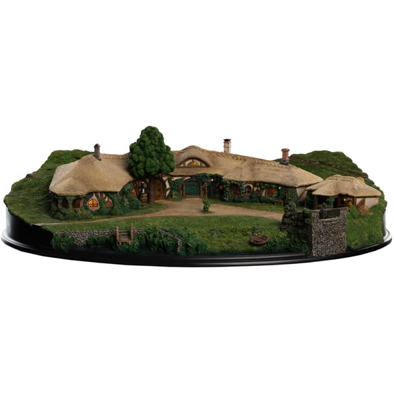 Weta Workshop Limited Edition Polystone - The Lord of the Rings Trilogy - The Green Dragon Inn Environment