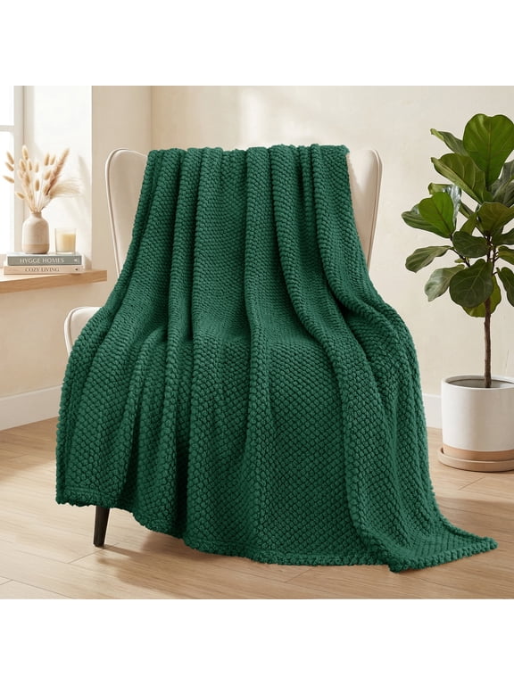 Fuzzy Fleece 50"x70" Throw Blanket for Couch, Fluffy Warm Soft Jacquard Blankets for All Seasons, Lightweight and Cozy, Deep Green