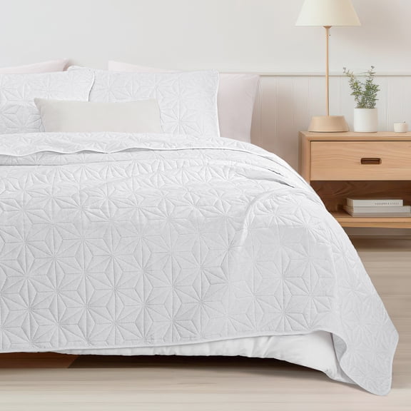Whale Flotilla Microfiber Queen Size 90"x 96" Quilt Set Lightweight Quilted Bedspreads Coverlets Set with Stars Pattern, White