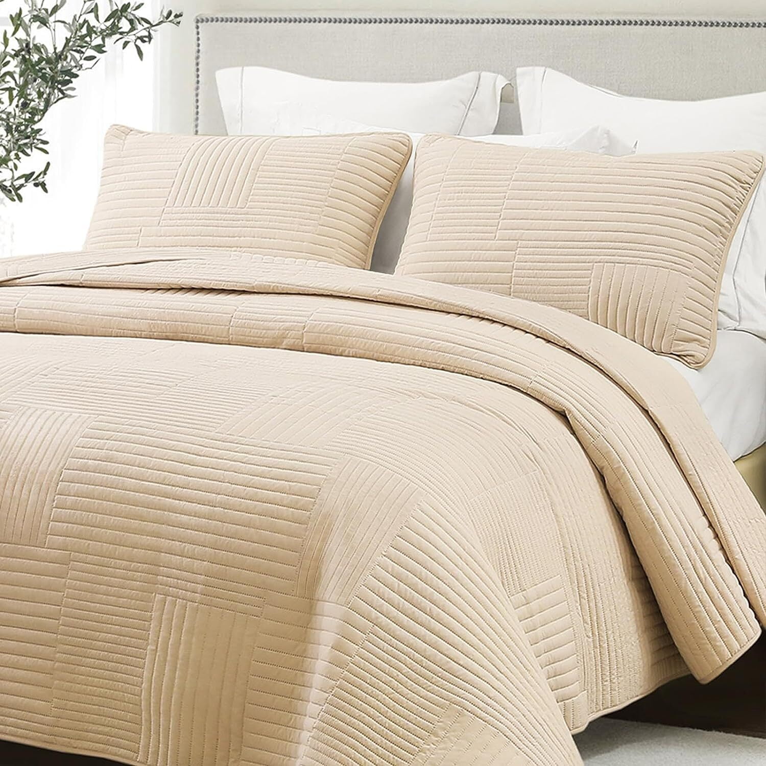 Whale Flotilla Queen Quilt Set, Soft and Lightweight Bedspreads