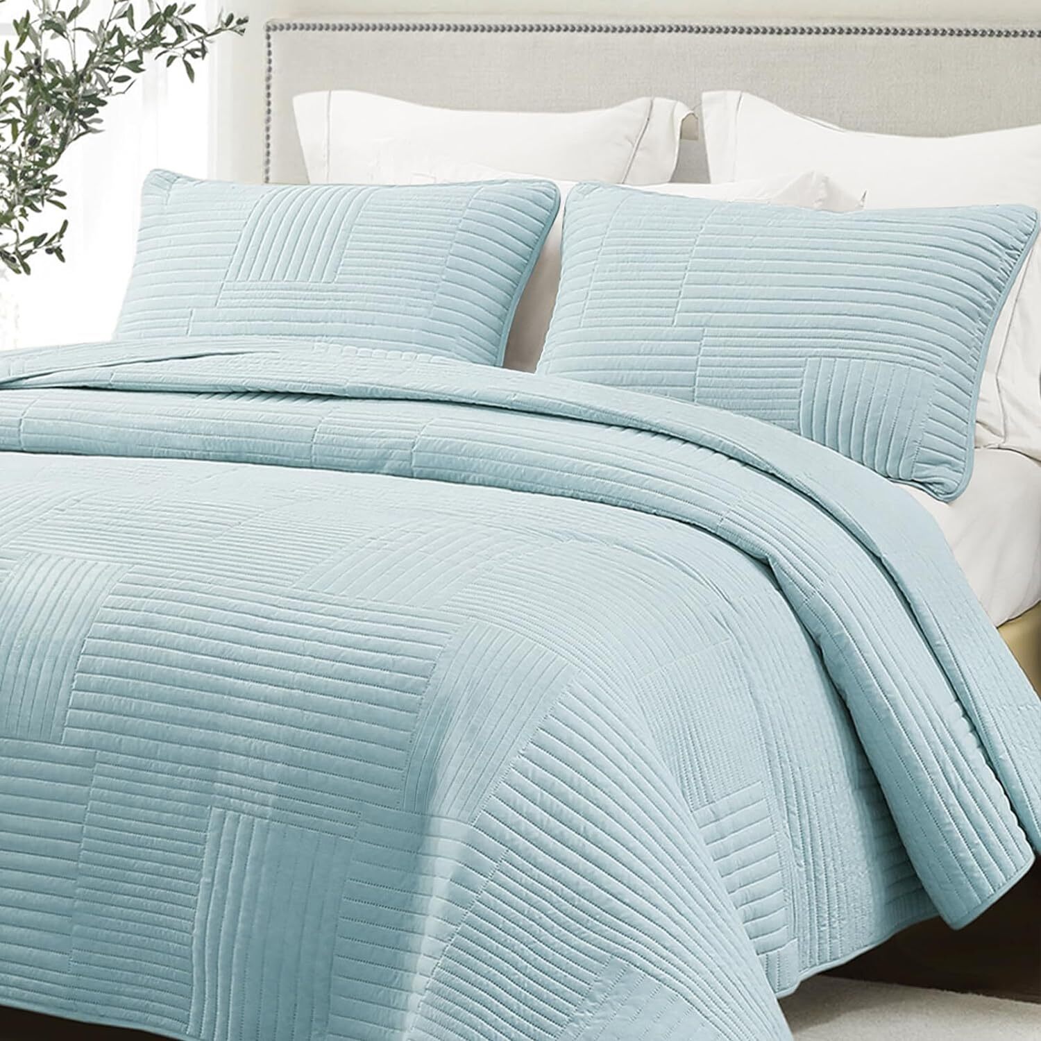 Whale Flotilla Quilt Set Queen Size, Soft Microfiber Lightweight