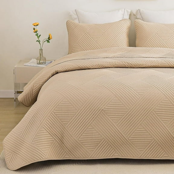 Whale Flotilla Queen Quilt Set, Soft Lightweight Quilts Bedspreads Coverlet with Embossed Pattern, Bedding Sets with Pillow Shams, Reversible Bed Cover for All Seasons, 90x96 Inches, Camel