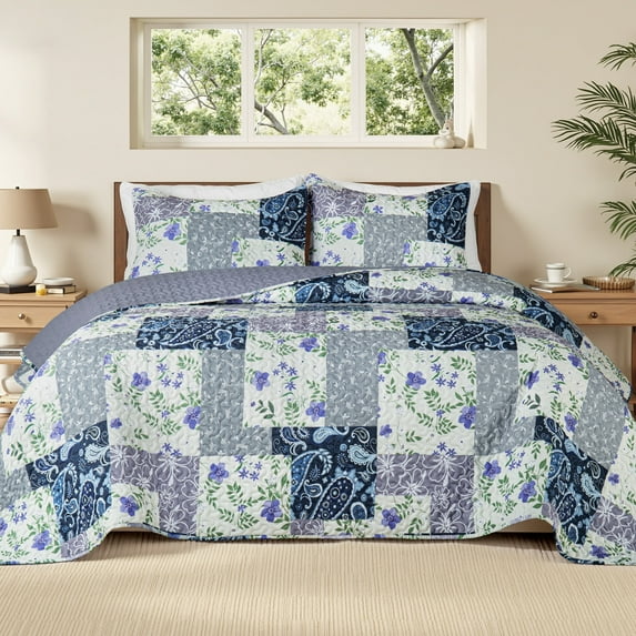 Whale Flotilla Reversible Patchwork Quilts King Size, Lightweight Boho Printed Bedspreads Coverlets Oversized Quilt Bedding Set with 2 Pillow Shams for All Seasons, Paisley Flowers