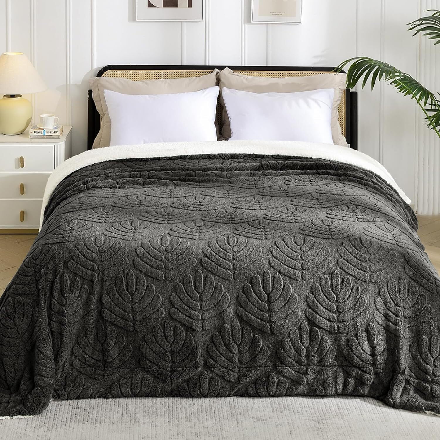 Whale Flotilla Sherpa Fleece Blanket for Queen Size Bed, Reversible Lightweight Blankets Warm